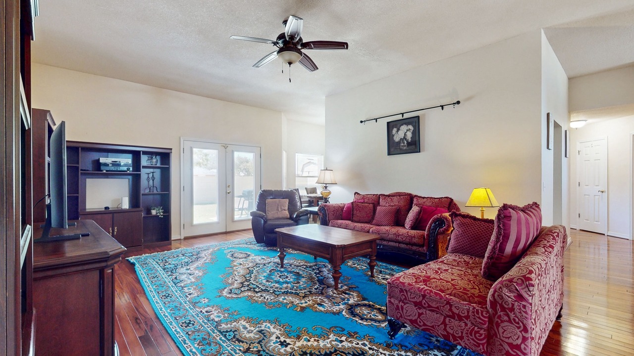Photo of Livingroom in Ono Island
