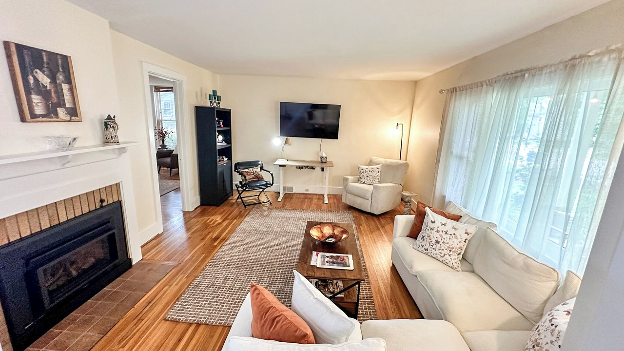 Photo of Livingroom in East Aurora