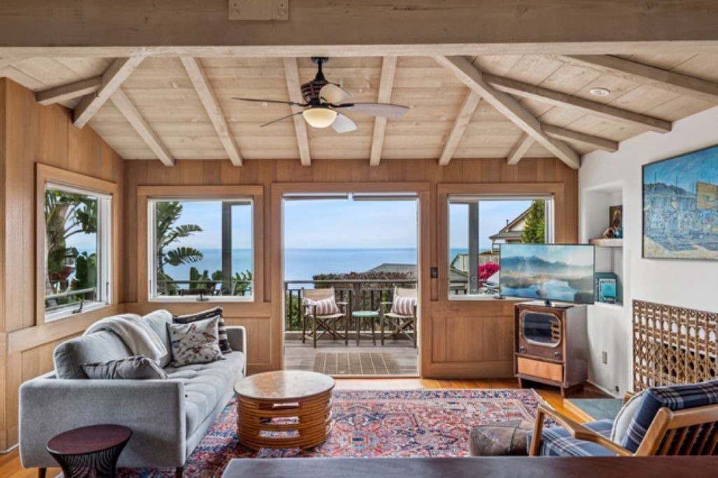 Photo of Livingroom in South Laguna