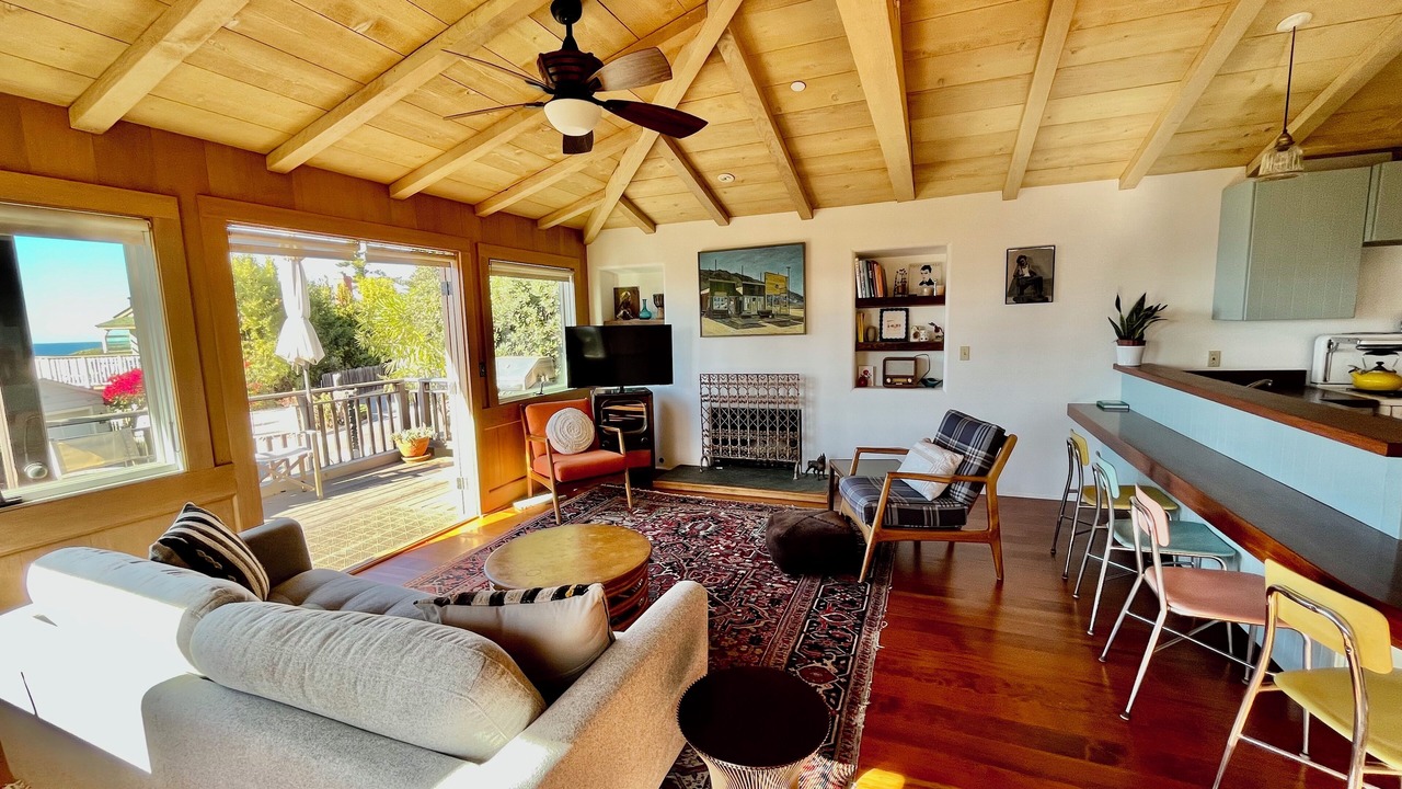 Photo of Livingroom in South Laguna