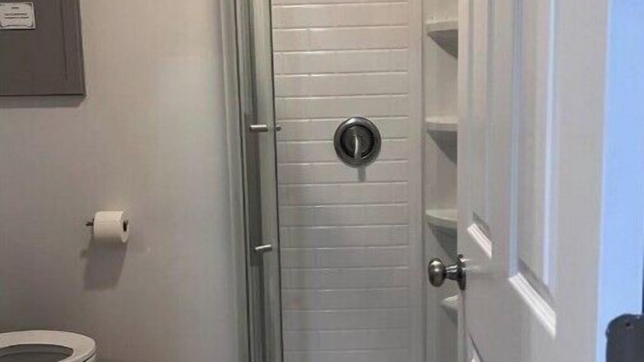 Photo of Bathroom in Cayuga