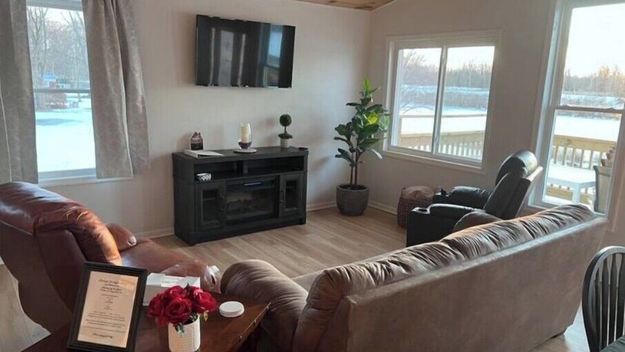 Photo of Livingroom in Cayuga