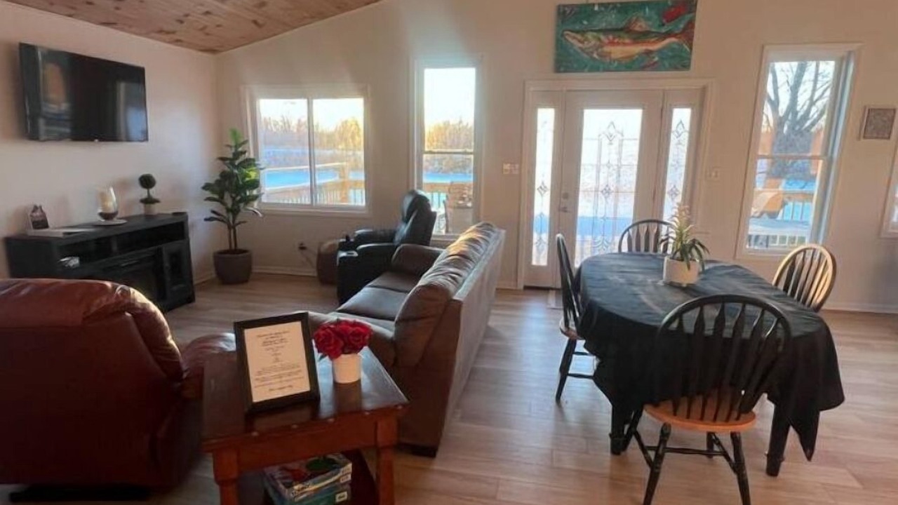 Photo of Livingroom in Cayuga