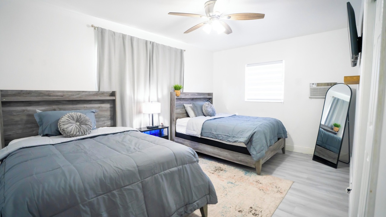 Photo of Bedroom in Golden Glades