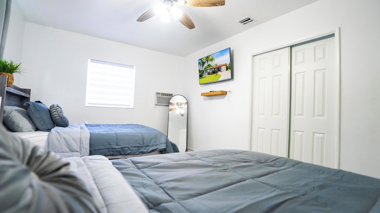 Photo of Bedroom in Golden Glades