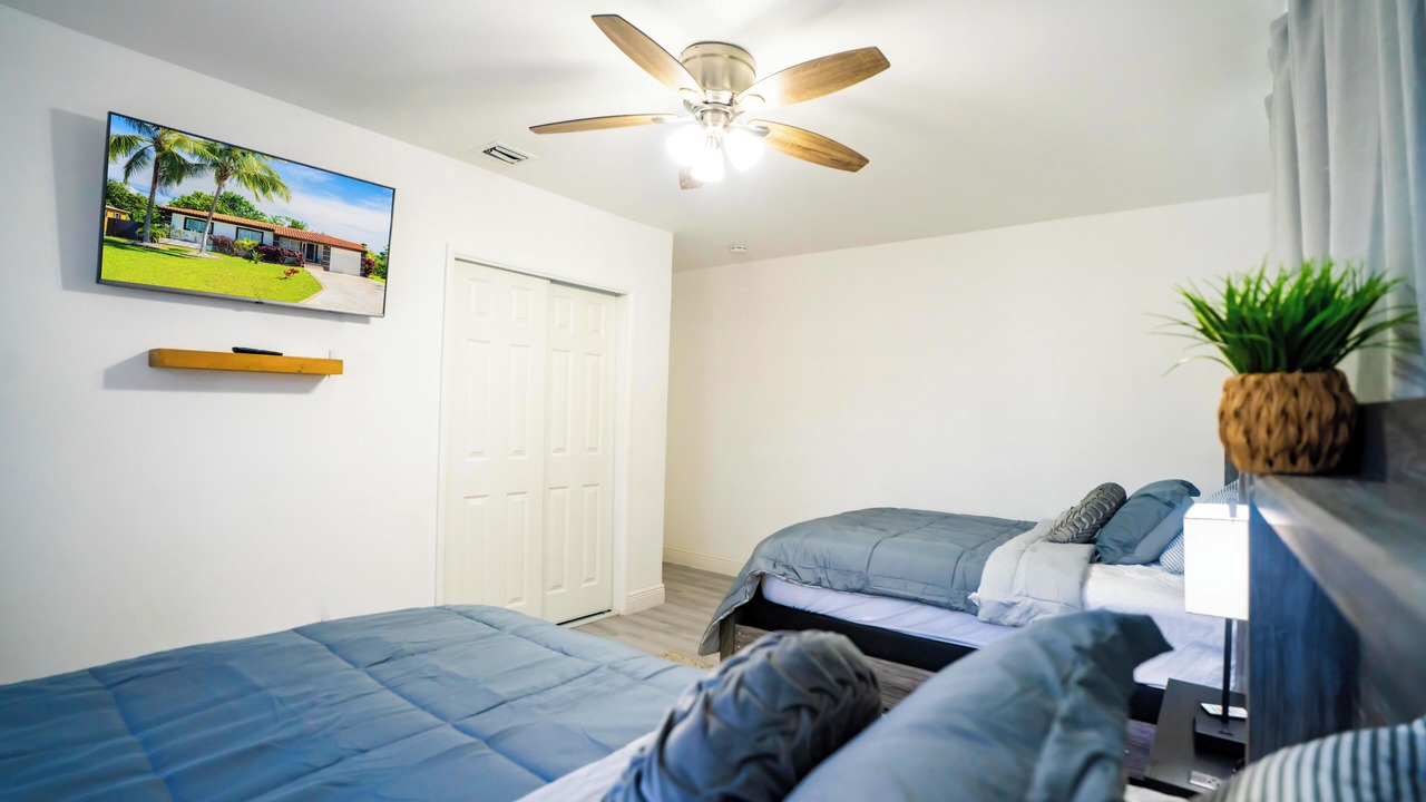 Photo of Bedroom in Golden Glades