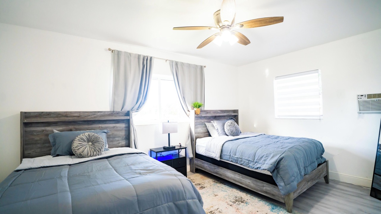 Photo of Bedroom in Golden Glades