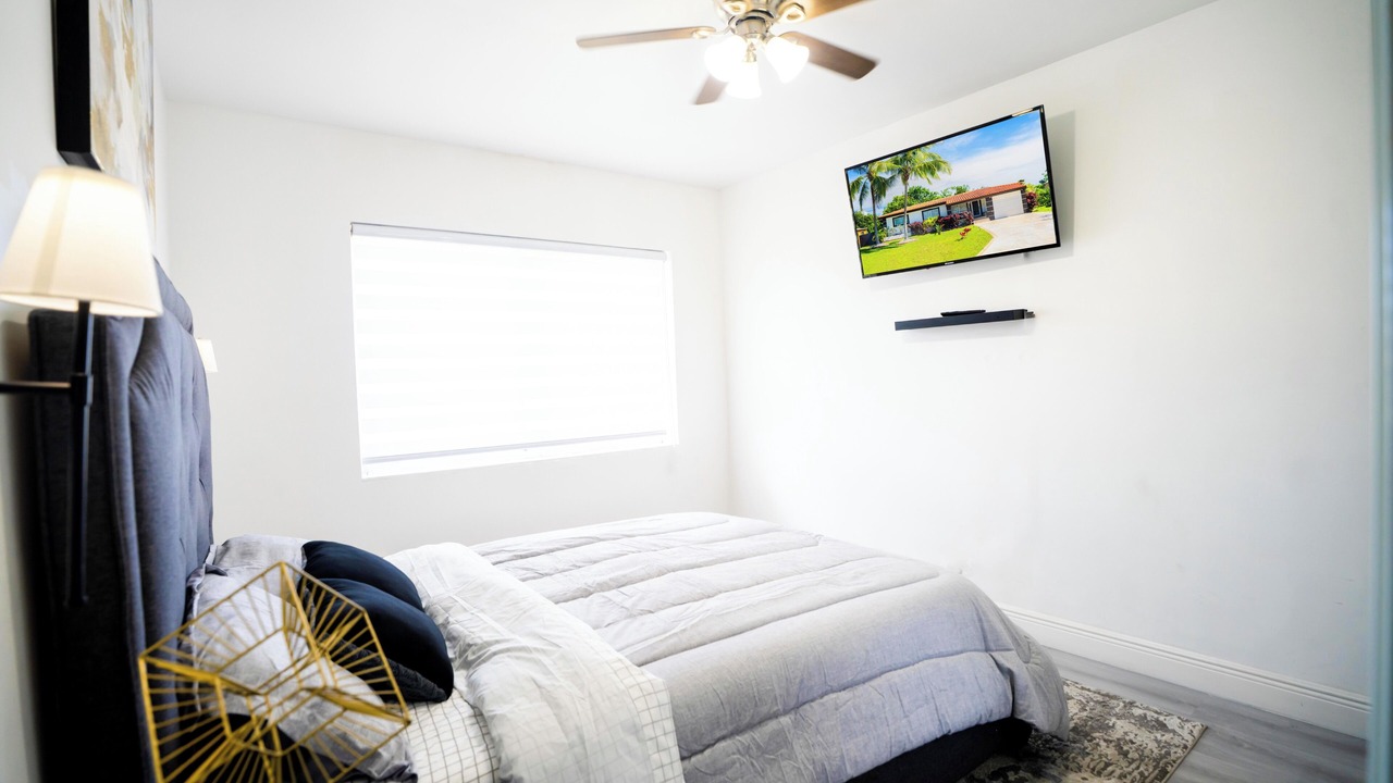 Photo of Bedroom in Golden Glades