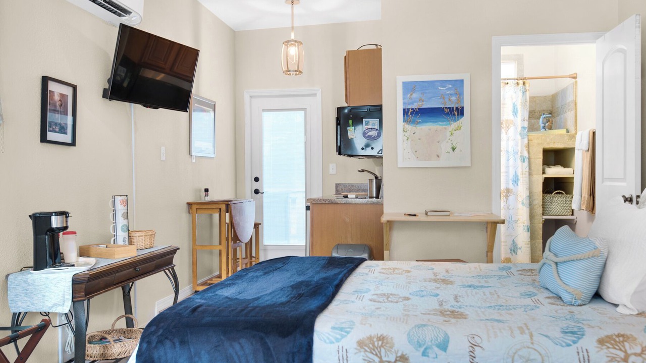 Photo of Bedroom in East Pensacola Heights