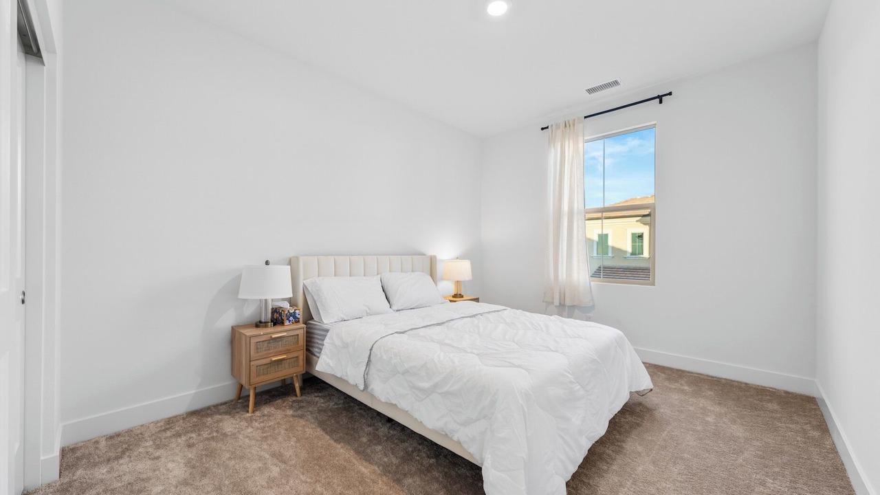 Photo of Bedroom in Portola Springs