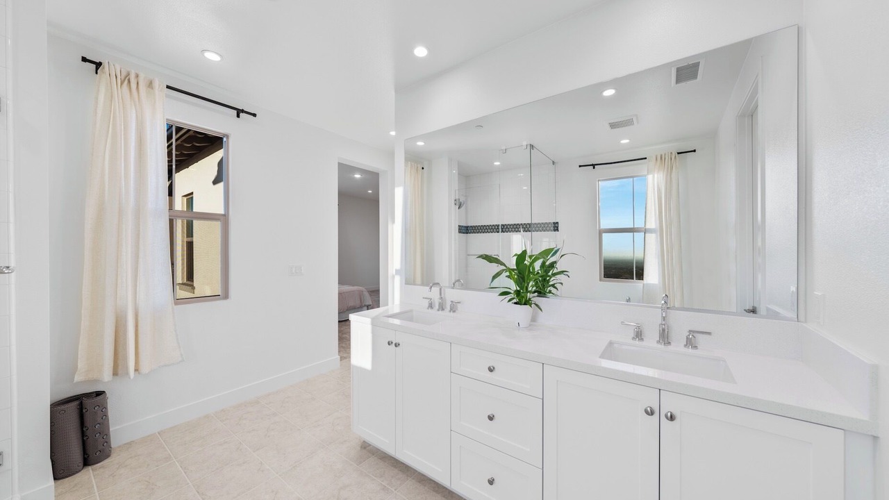 Photo of Bathroom in Portola Springs