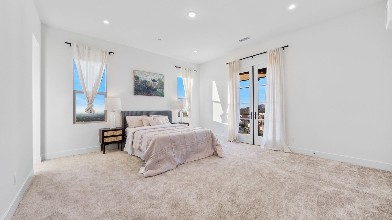 Photo of Bedroom in Portola Springs