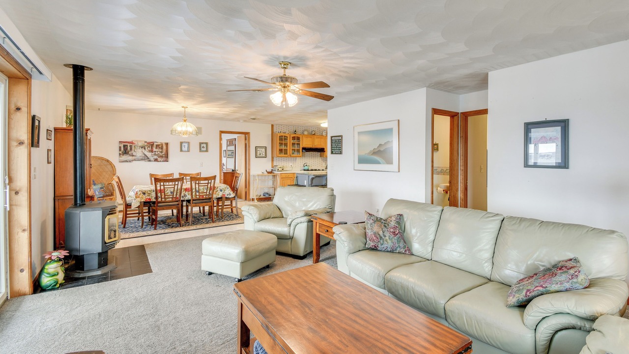 Photo of Livingroom in Town of Ledyard