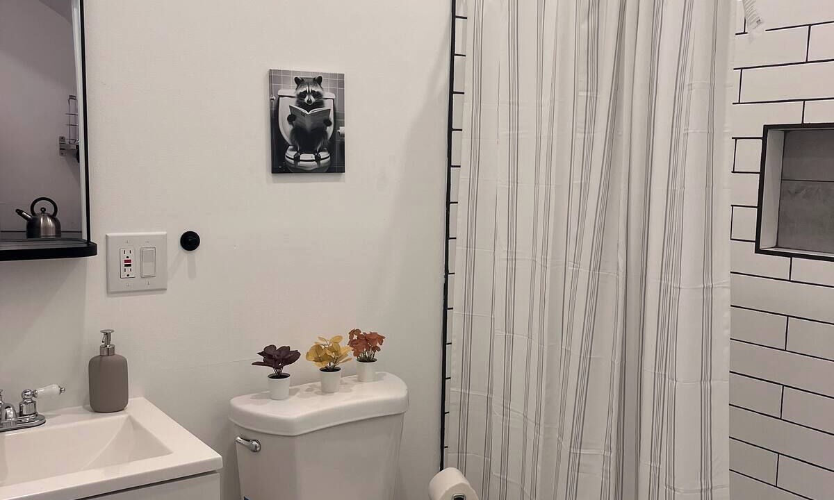 Photo of Bathroom in Communipaw