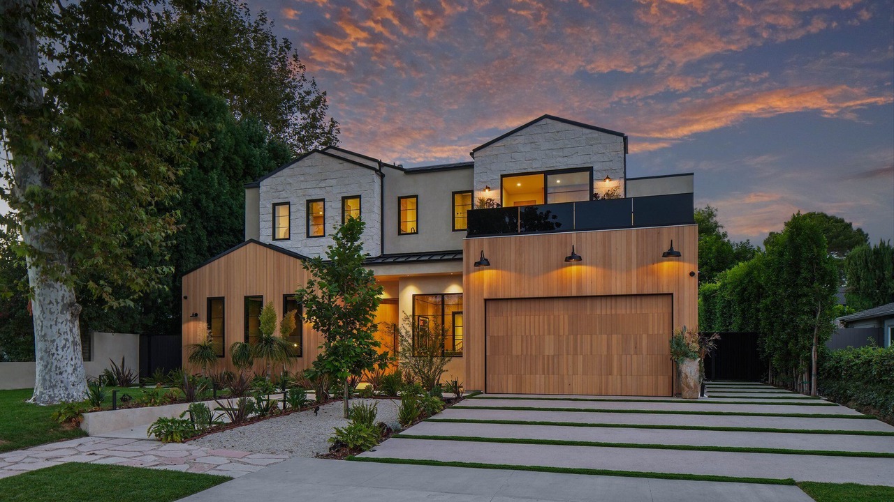 Photo of Outdoor in Valley Village