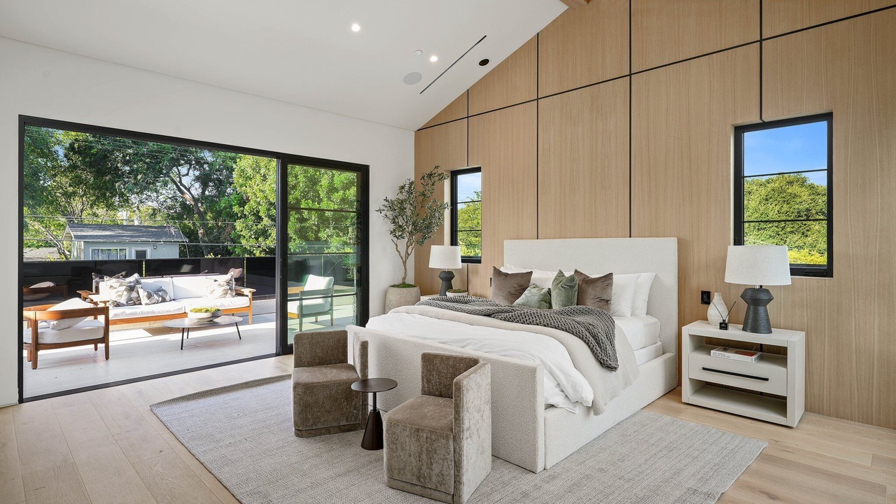 Photo of Bedroom in Valley Village