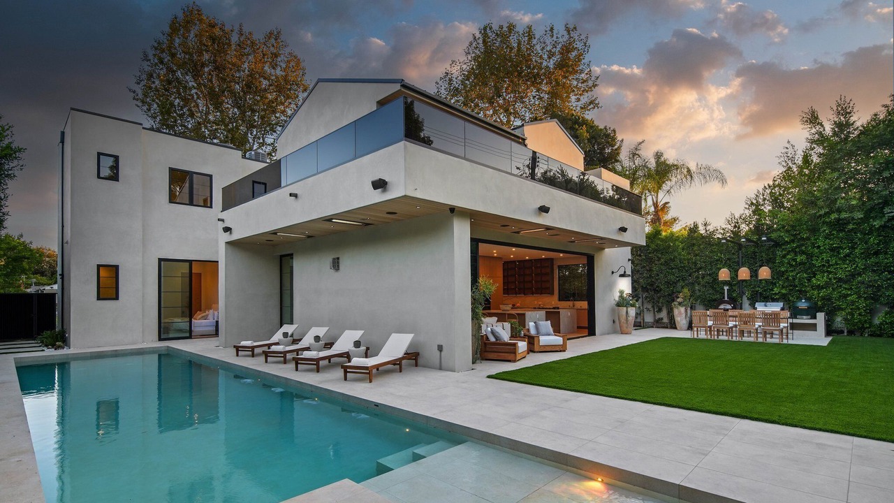 Photo of Outdoor in Valley Village