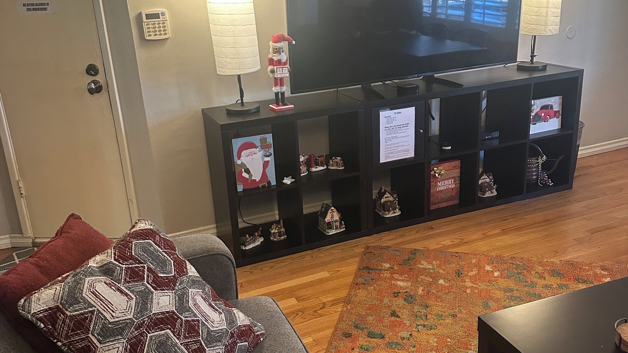 Photo of Livingroom in Encino