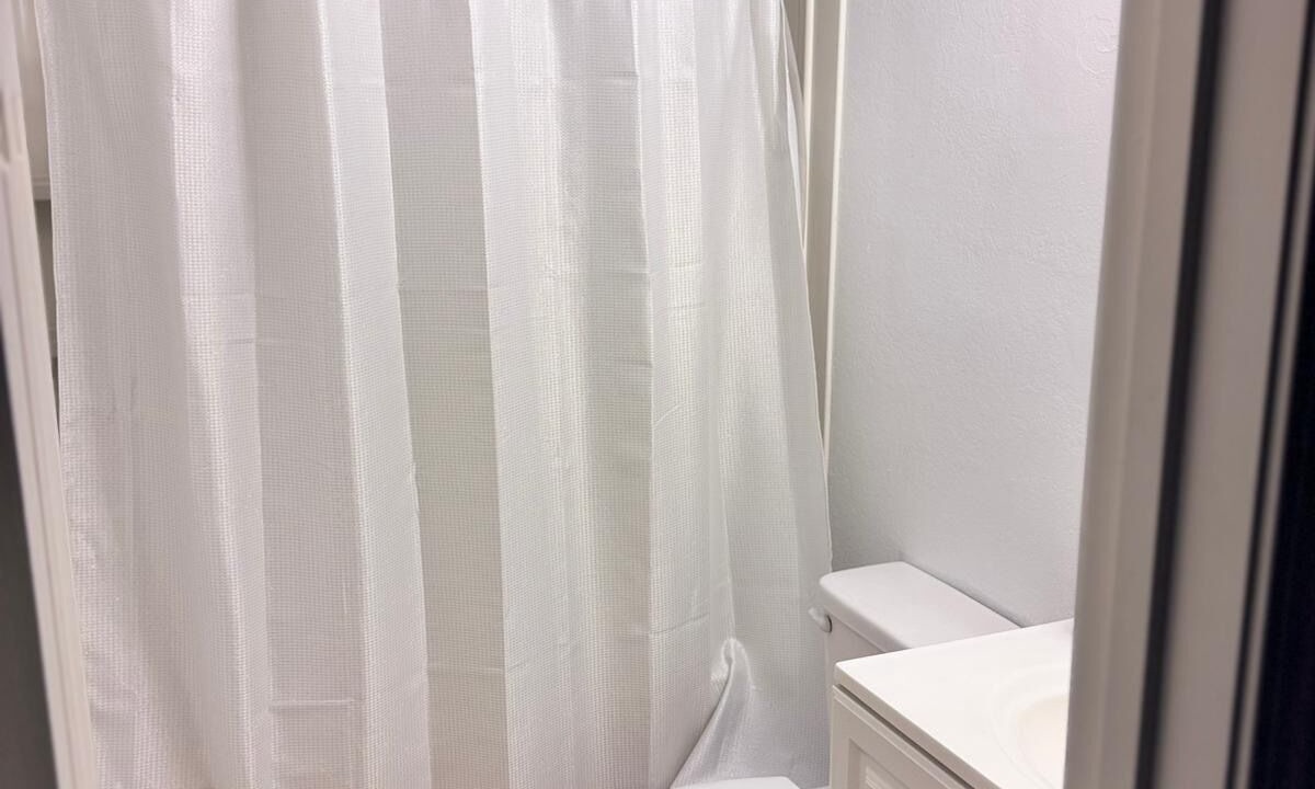 Photo of Bathroom in Raisin