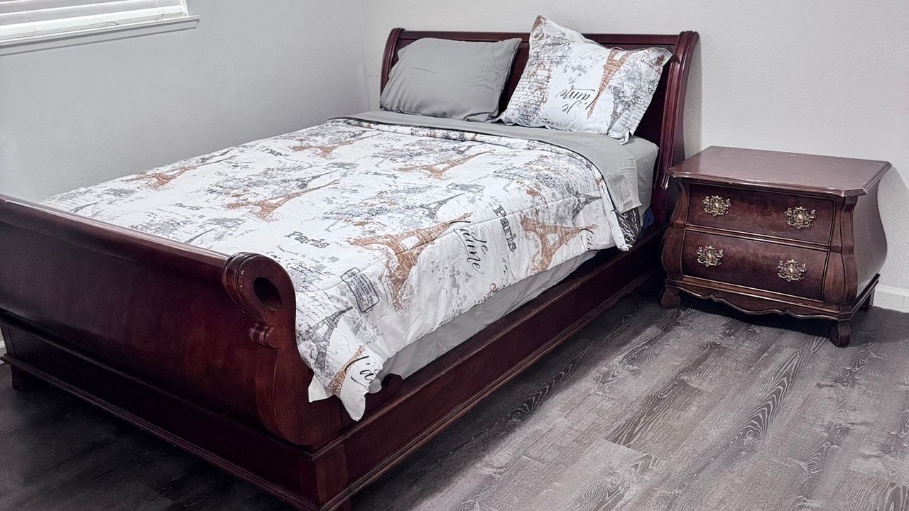 Photo of Bedroom in Raisin