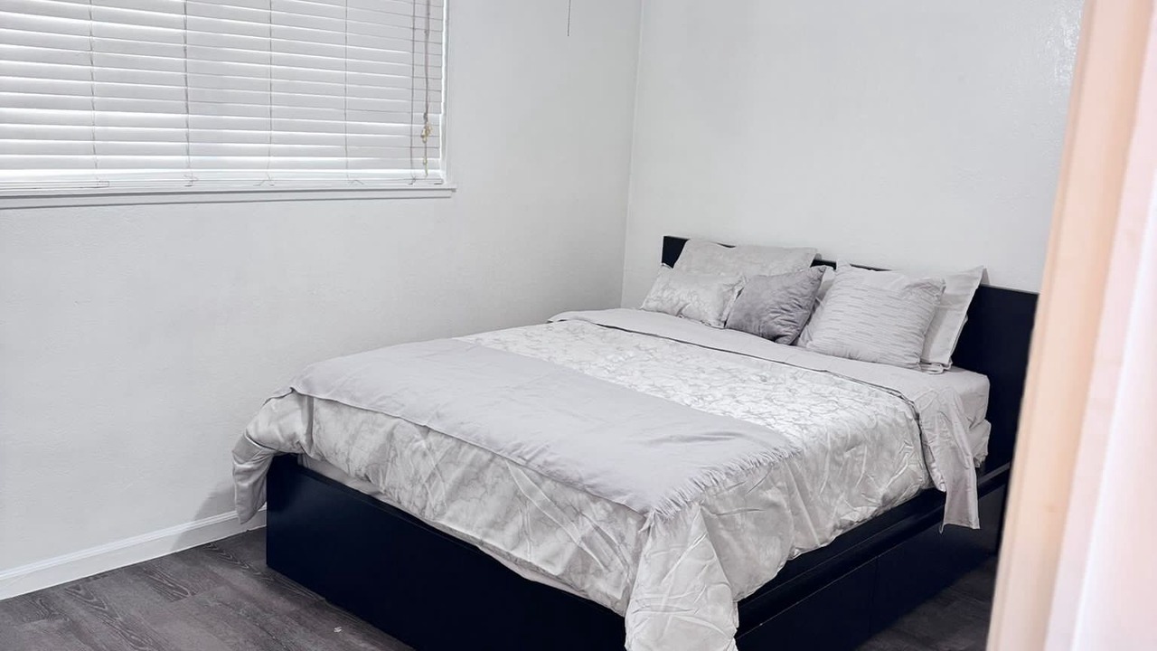 Photo of Bedroom in Raisin