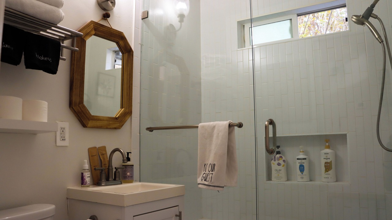 Photo of Bathroom in Los Angeles