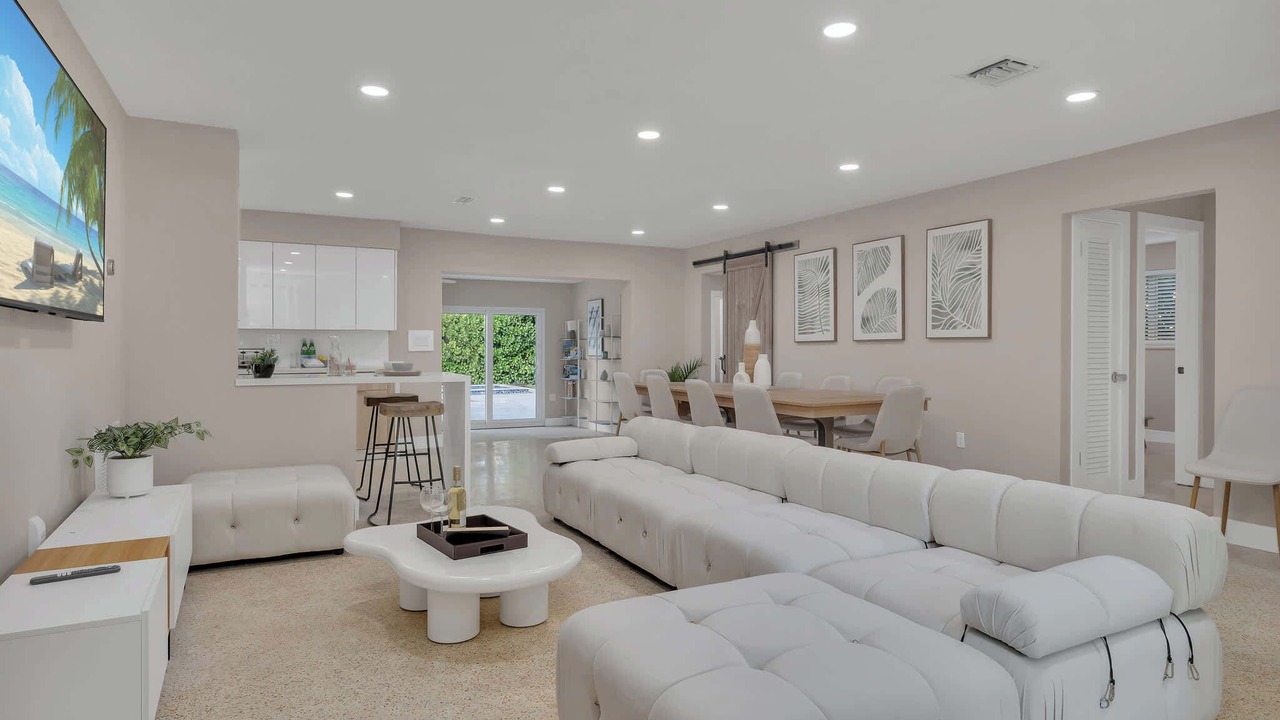 Photo of Livingroom in Golden Glades