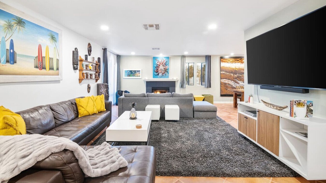 Photo of Livingroom in Desert Park Estates