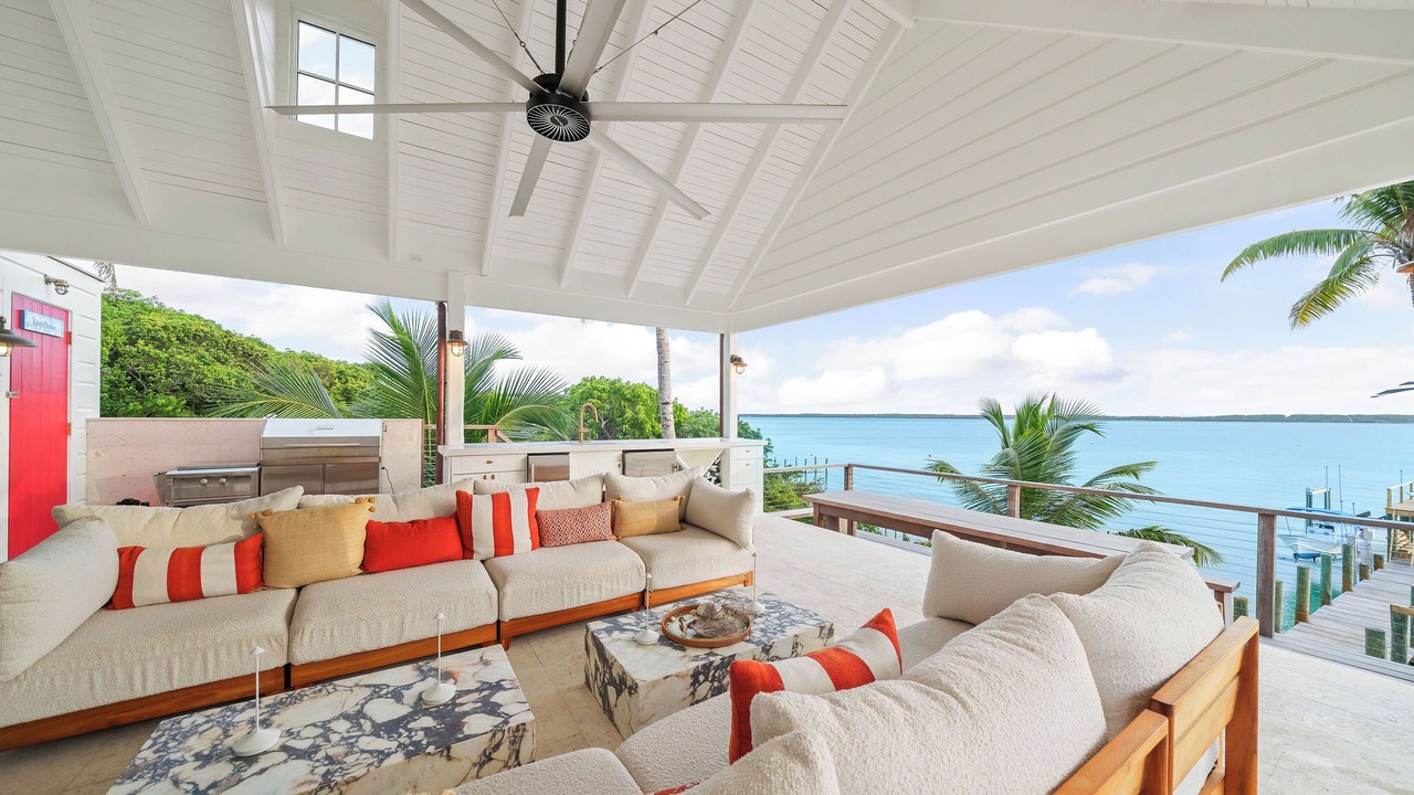 Photo of Patio Balcony in Dunmore Town