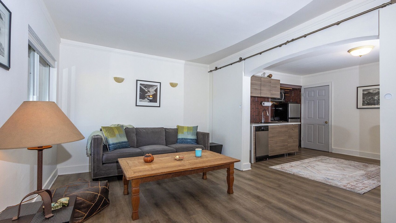 Photo of Livingroom in Melrose