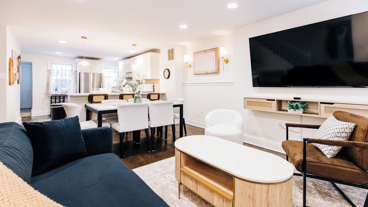 Photo of Livingroom in Historic Downtown