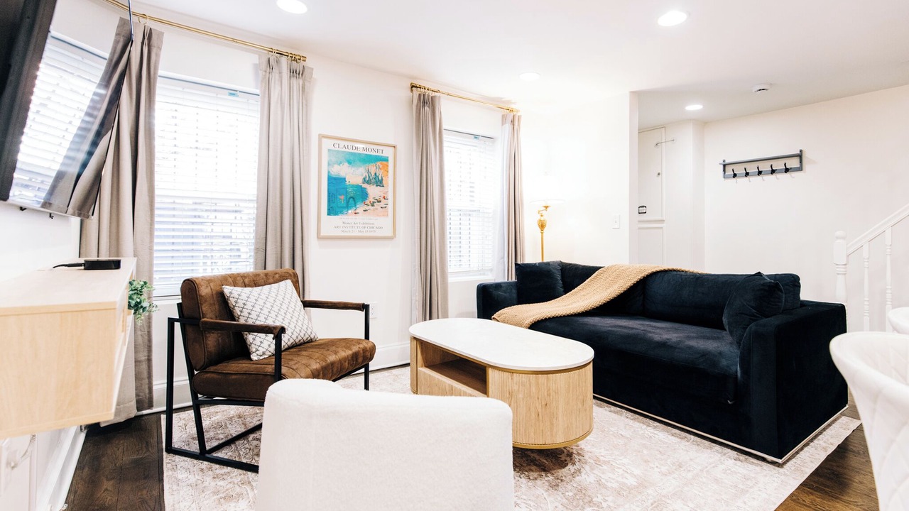 Photo of Livingroom in Historic Downtown
