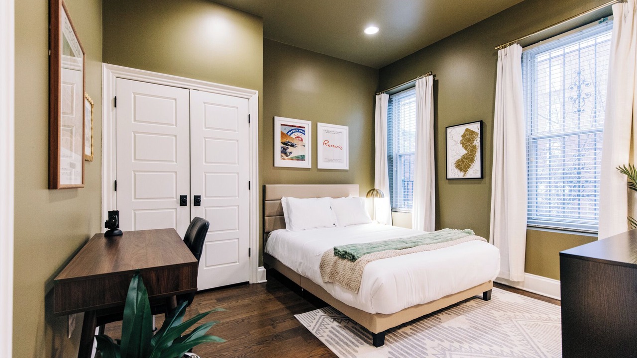 Photo of Bedroom in Historic Downtown