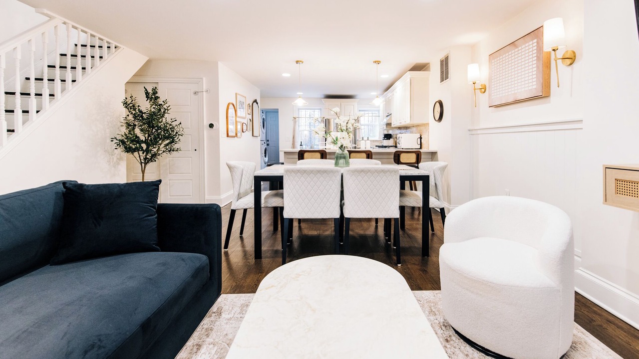 Photo of Livingroom in Historic Downtown