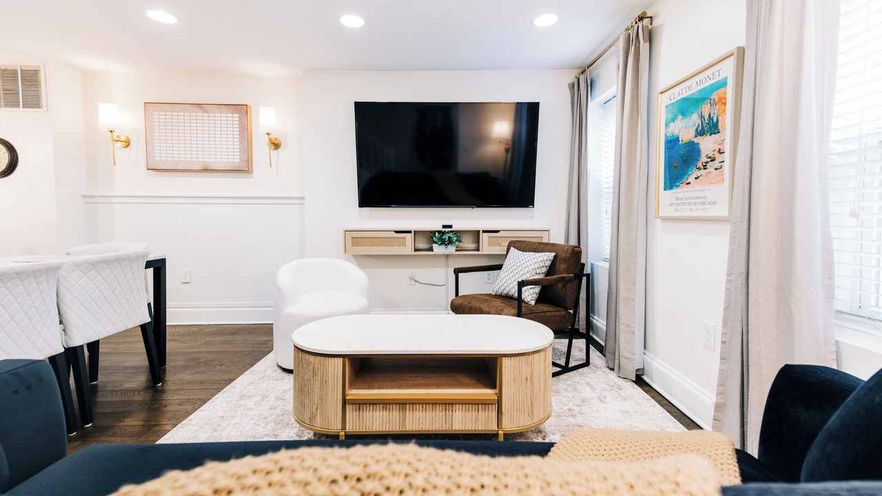 Photo of Livingroom in Historic Downtown