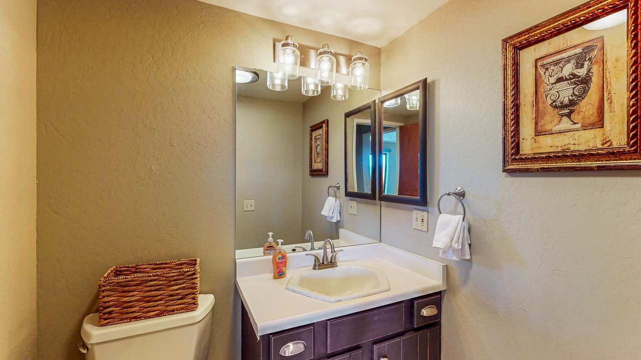 Photo of Bathroom in Round Hill Village