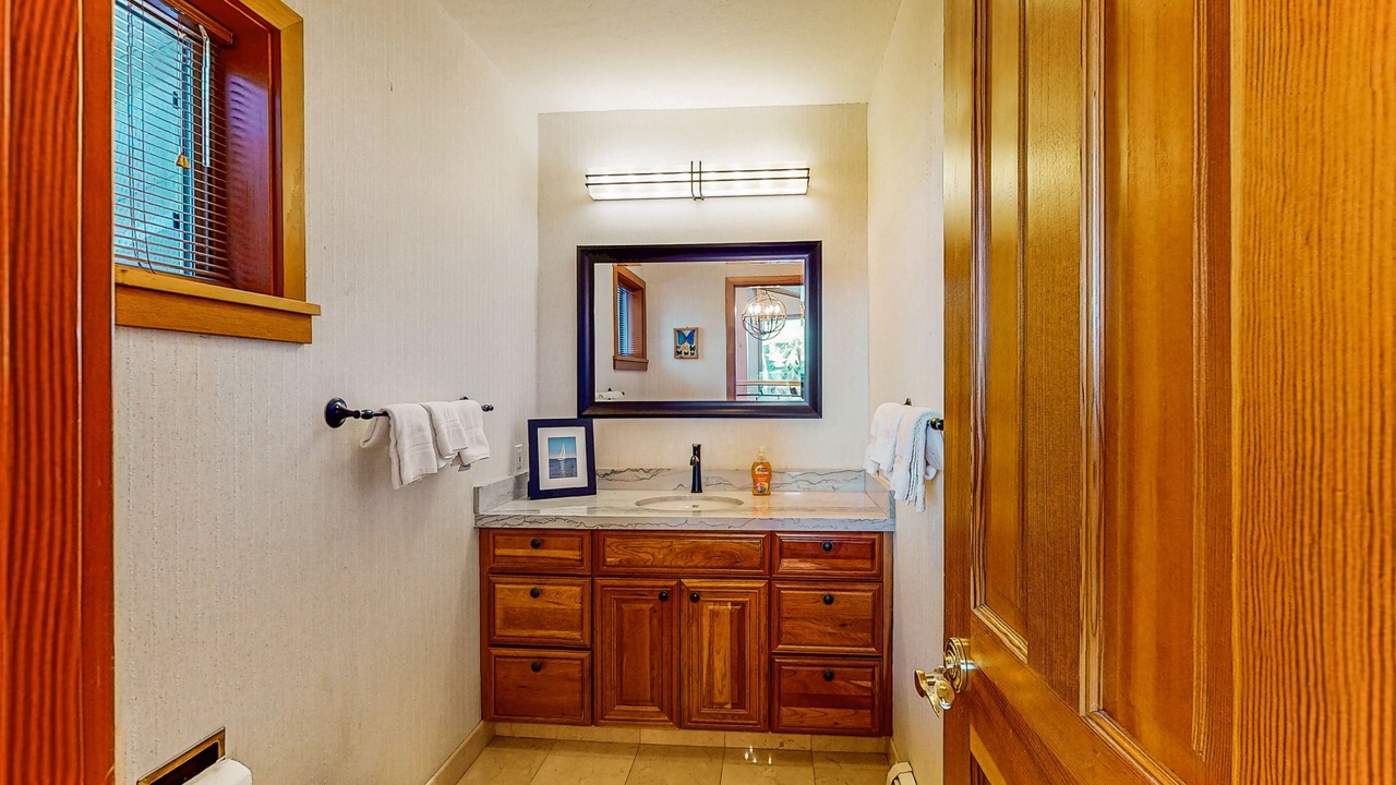 Photo of Bathroom in Round Hill Village