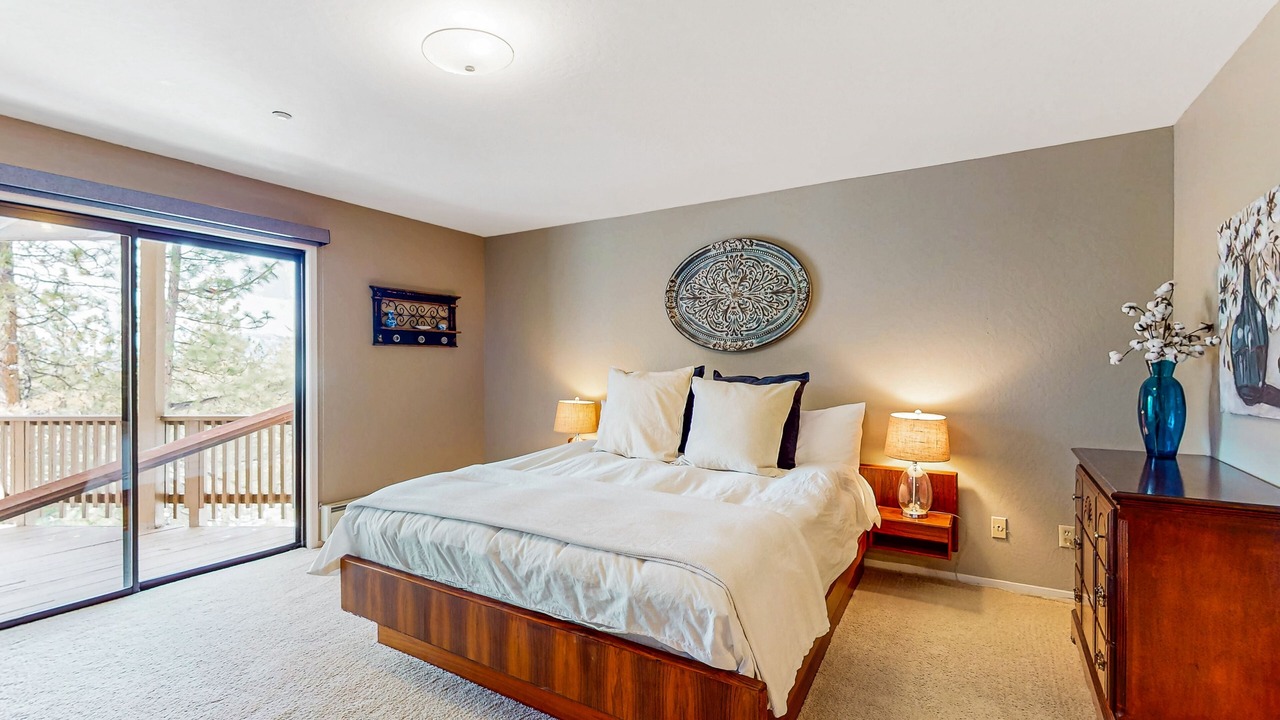 Photo of Bedroom in Round Hill Village
