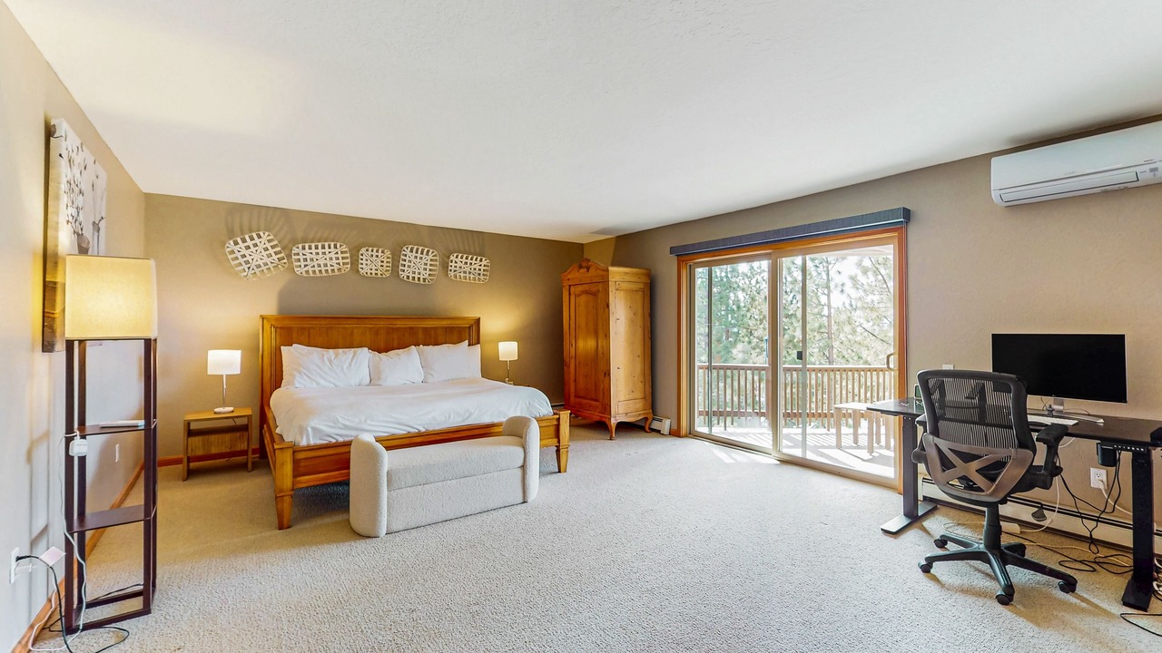 Photo of Bedroom in Round Hill Village