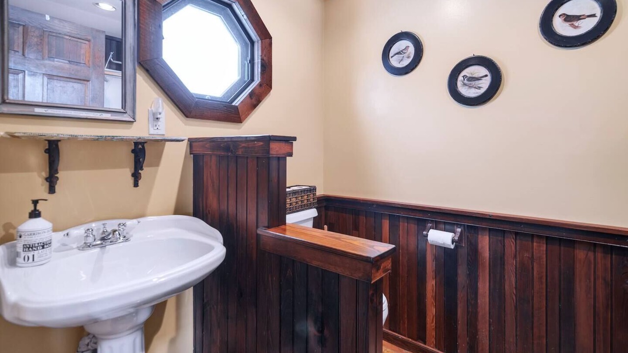 Photo of Bathroom in Hector