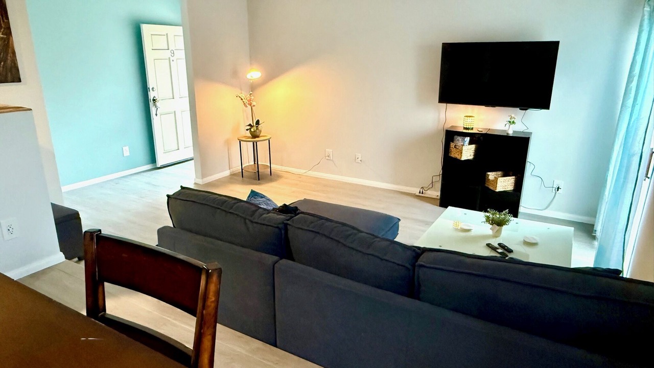 Photo of Livingroom in North Hollywood