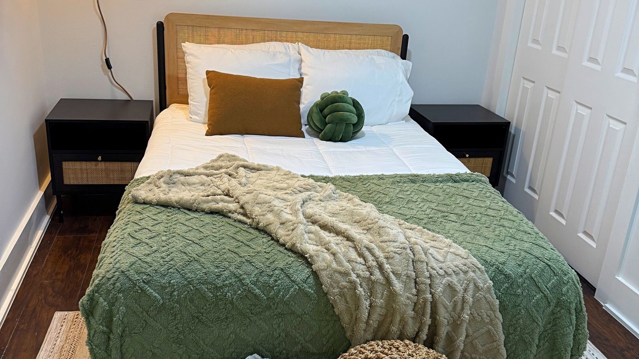 Photo of Bedroom in Orange