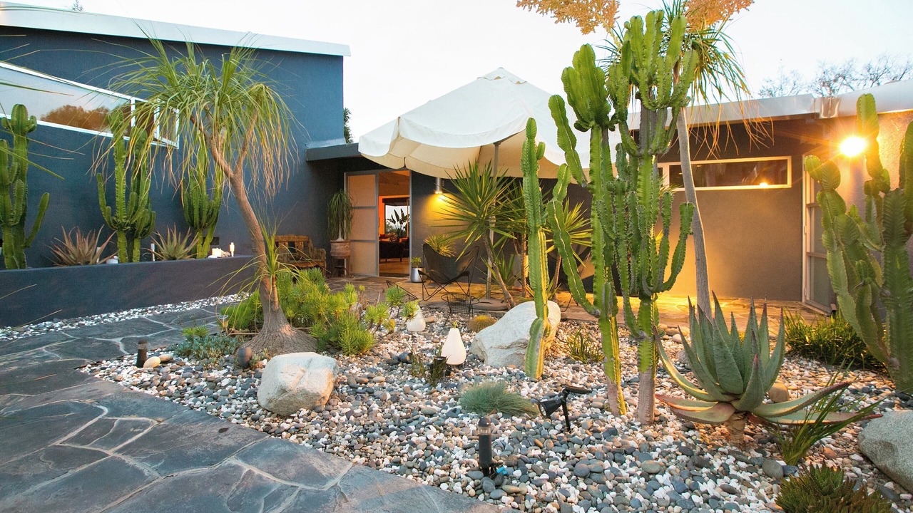 Photo of Outdoor in Hollywood Hills
