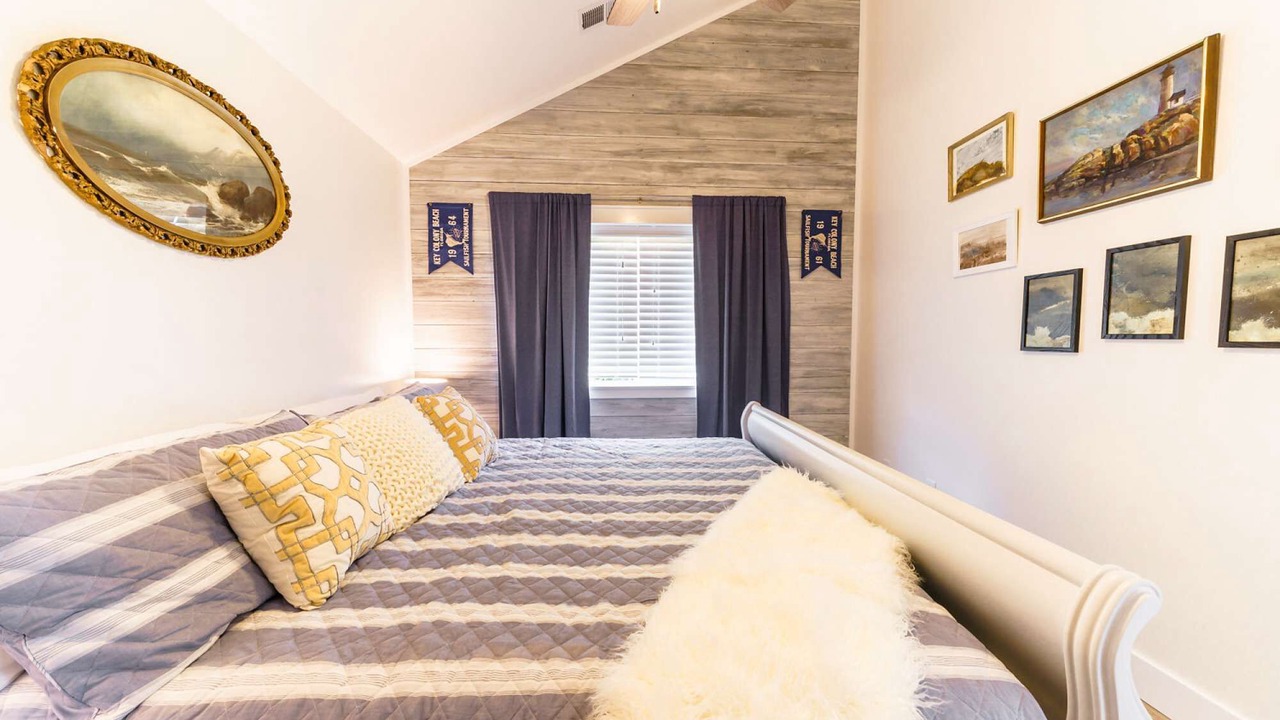 Photo of Bedroom in Crescent City North