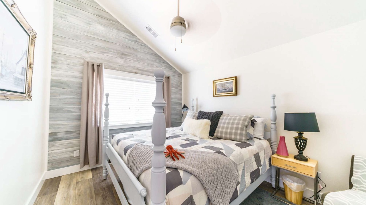 Photo of Bedroom in Crescent City North