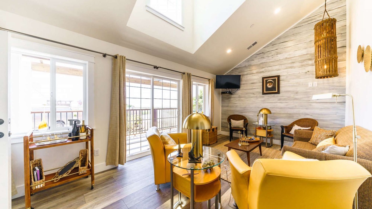 Photo of Livingroom in Crescent City North
