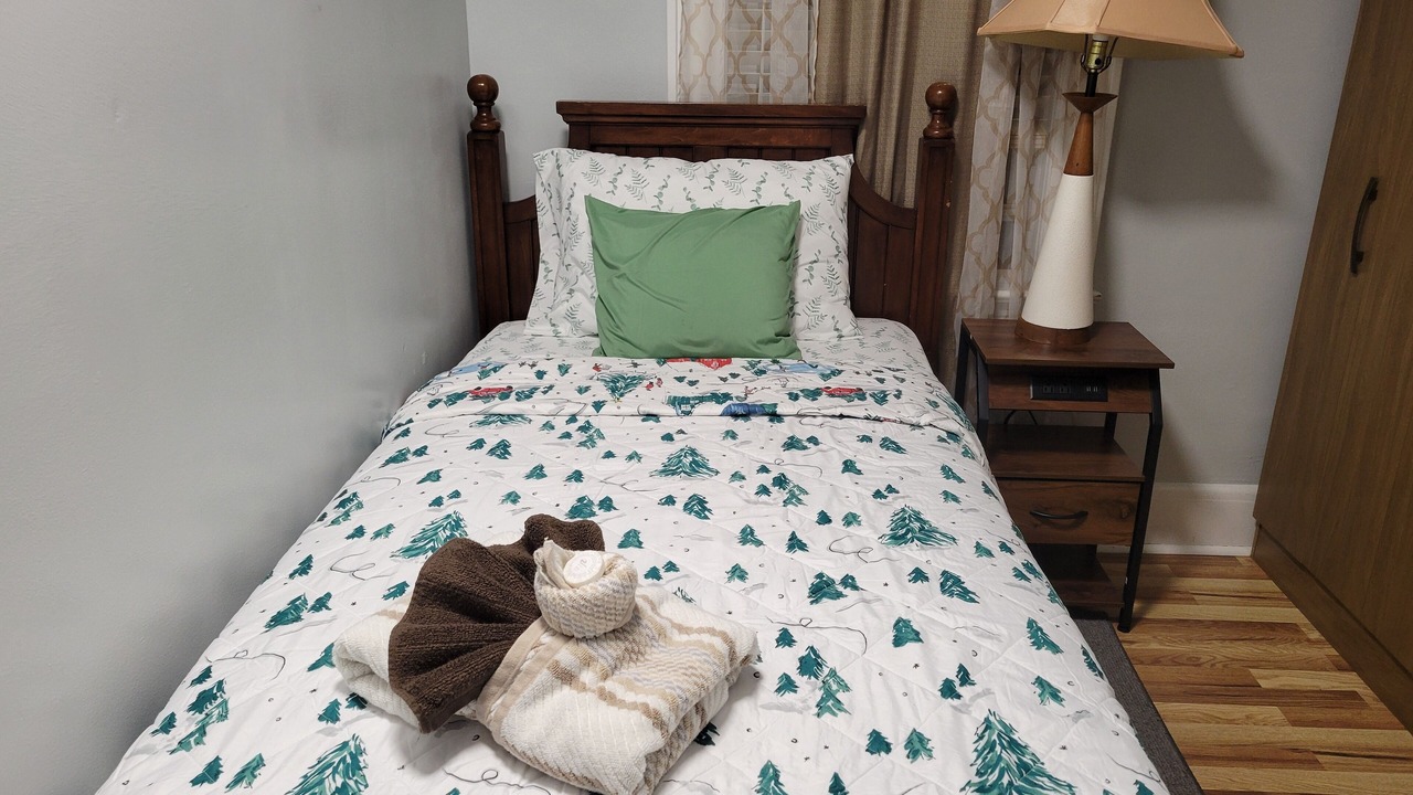 Photo of Bedroom in Roselle