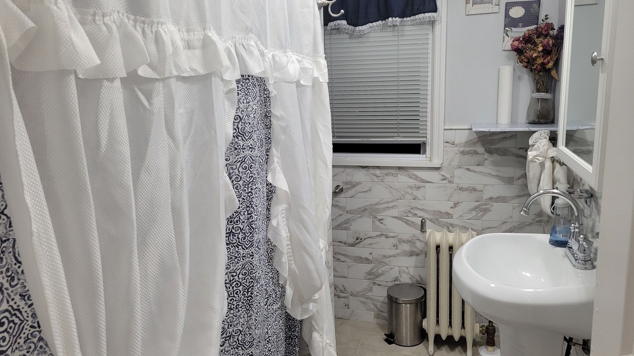 Photo of Bathroom in Roselle