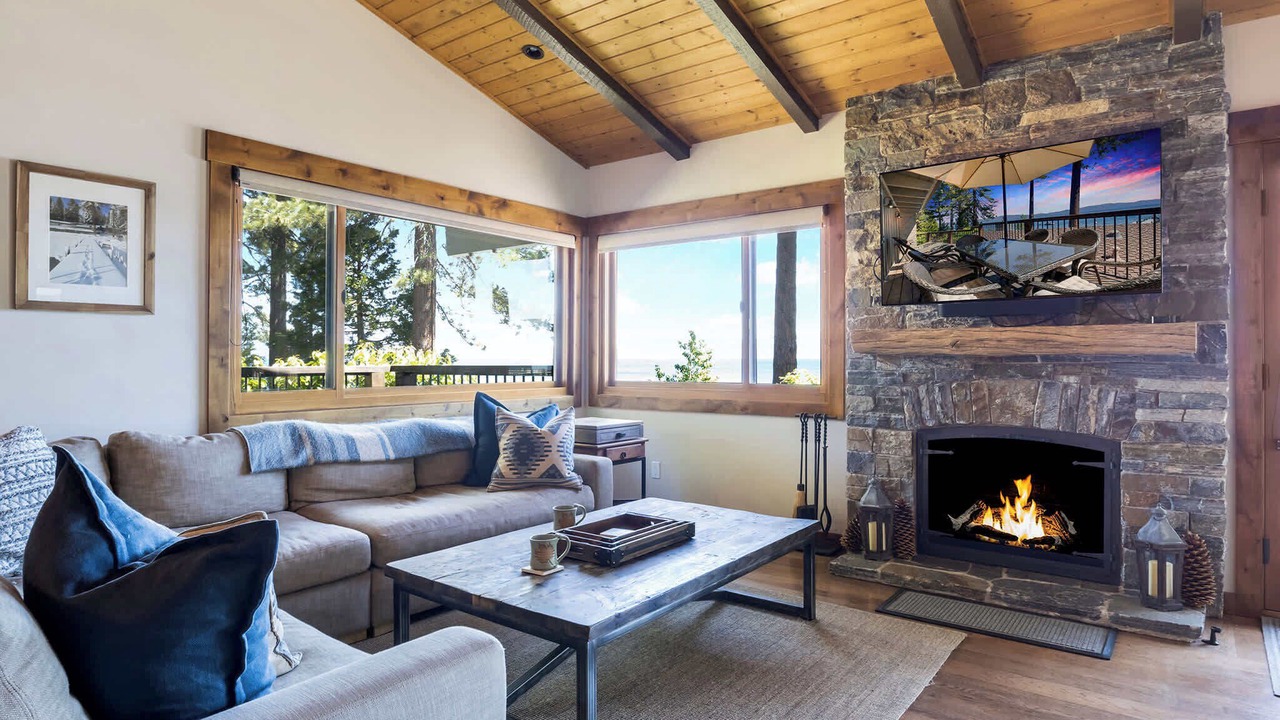 Photo of Livingroom in Tahoma