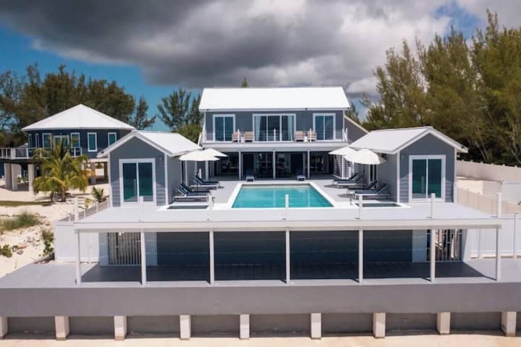 Photo of Outdoor in Bahama Palm Shores